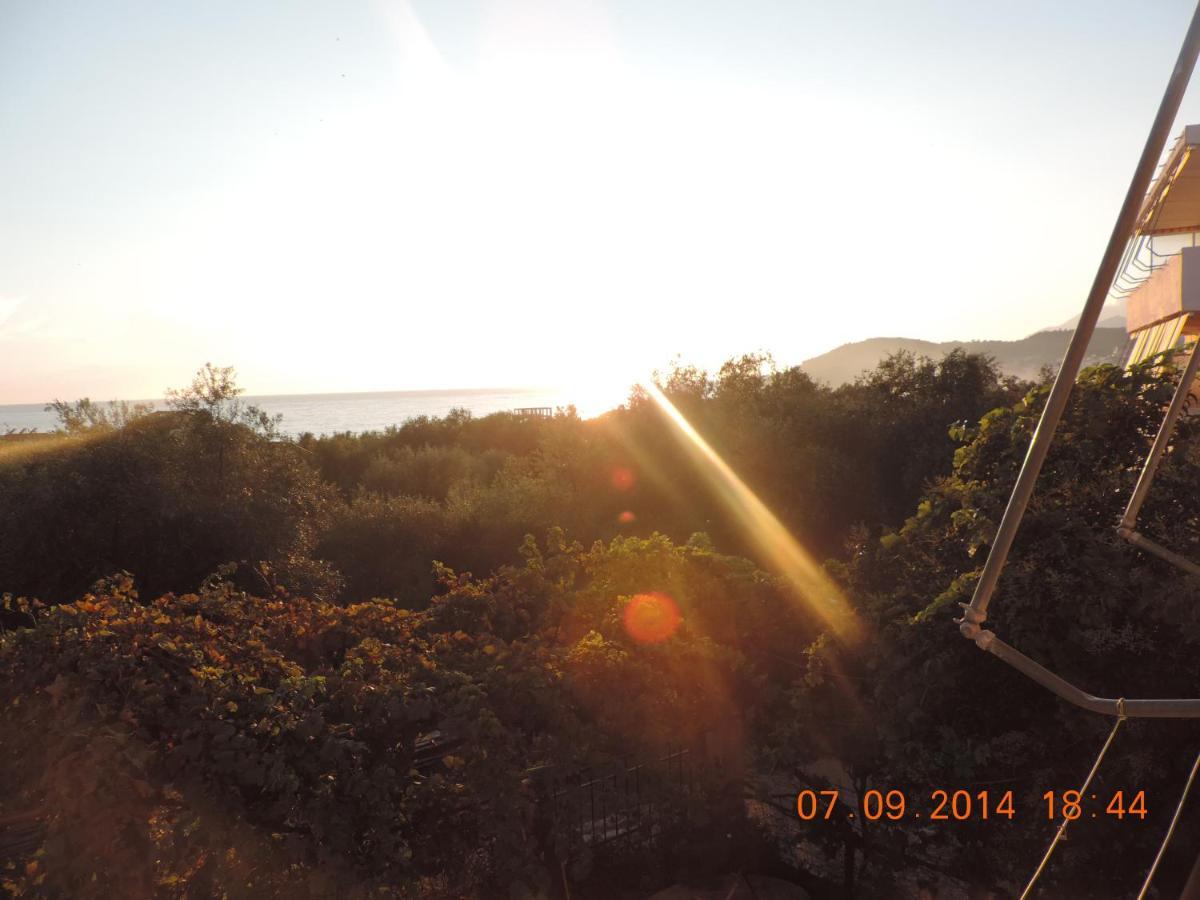 Velco Bb Himara Bed and Breakfast Kamer foto
