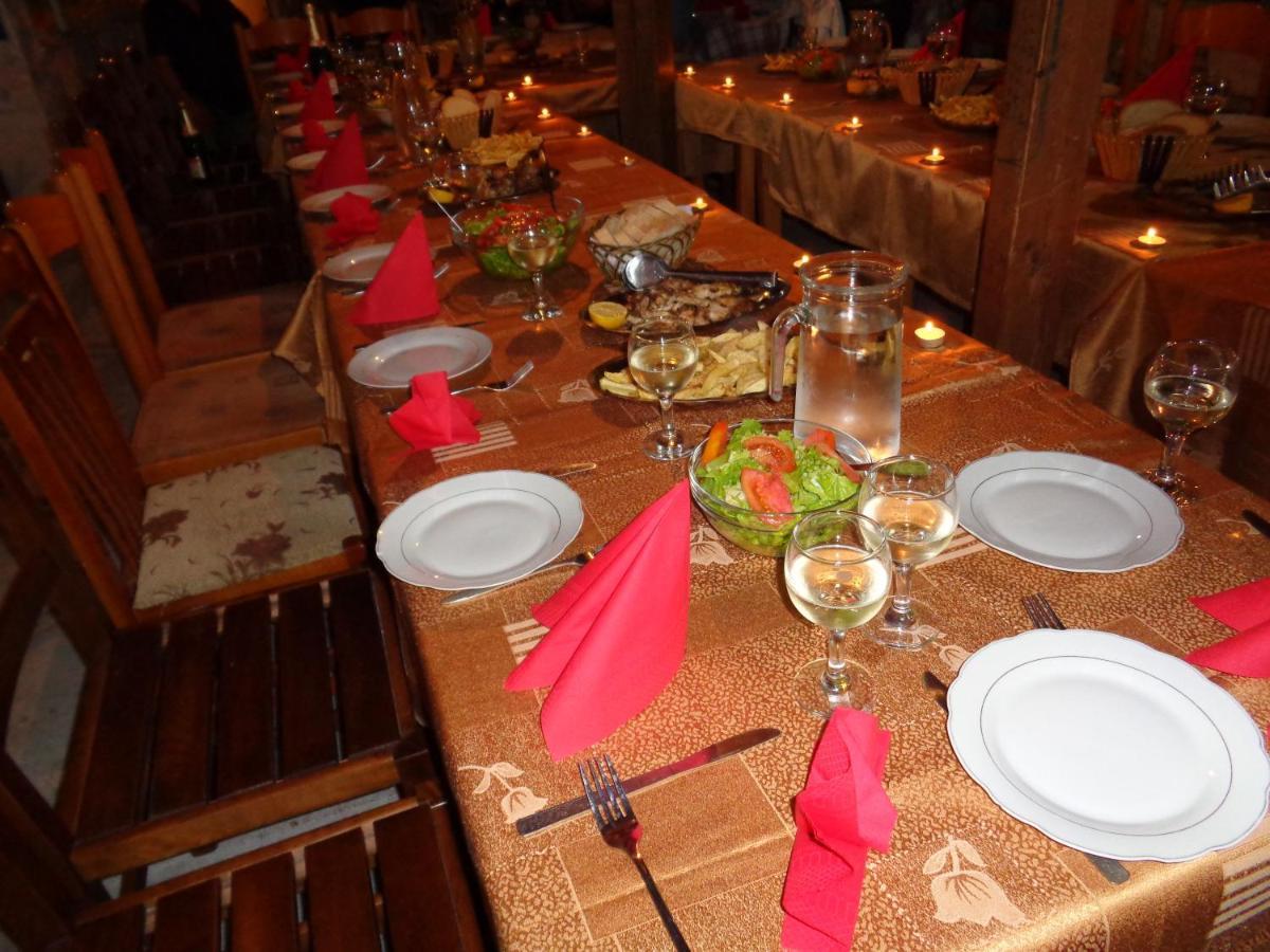 Velco Bb Himara Bed and Breakfast Buitenkant foto