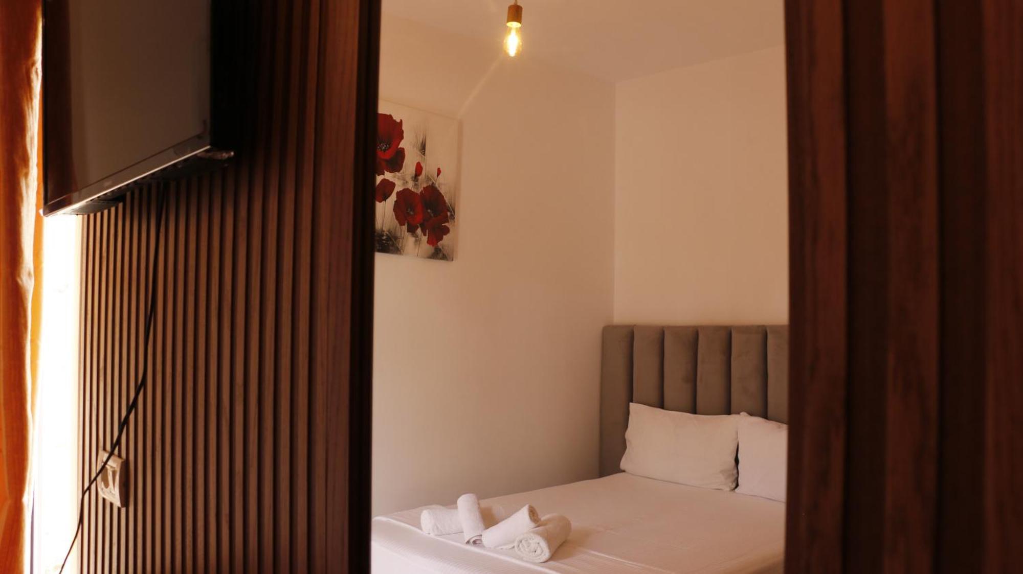 Velco Bb Himara Bed and Breakfast Buitenkant foto