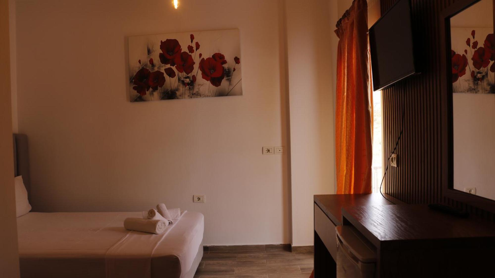 Velco Bb Himara Bed and Breakfast Buitenkant foto