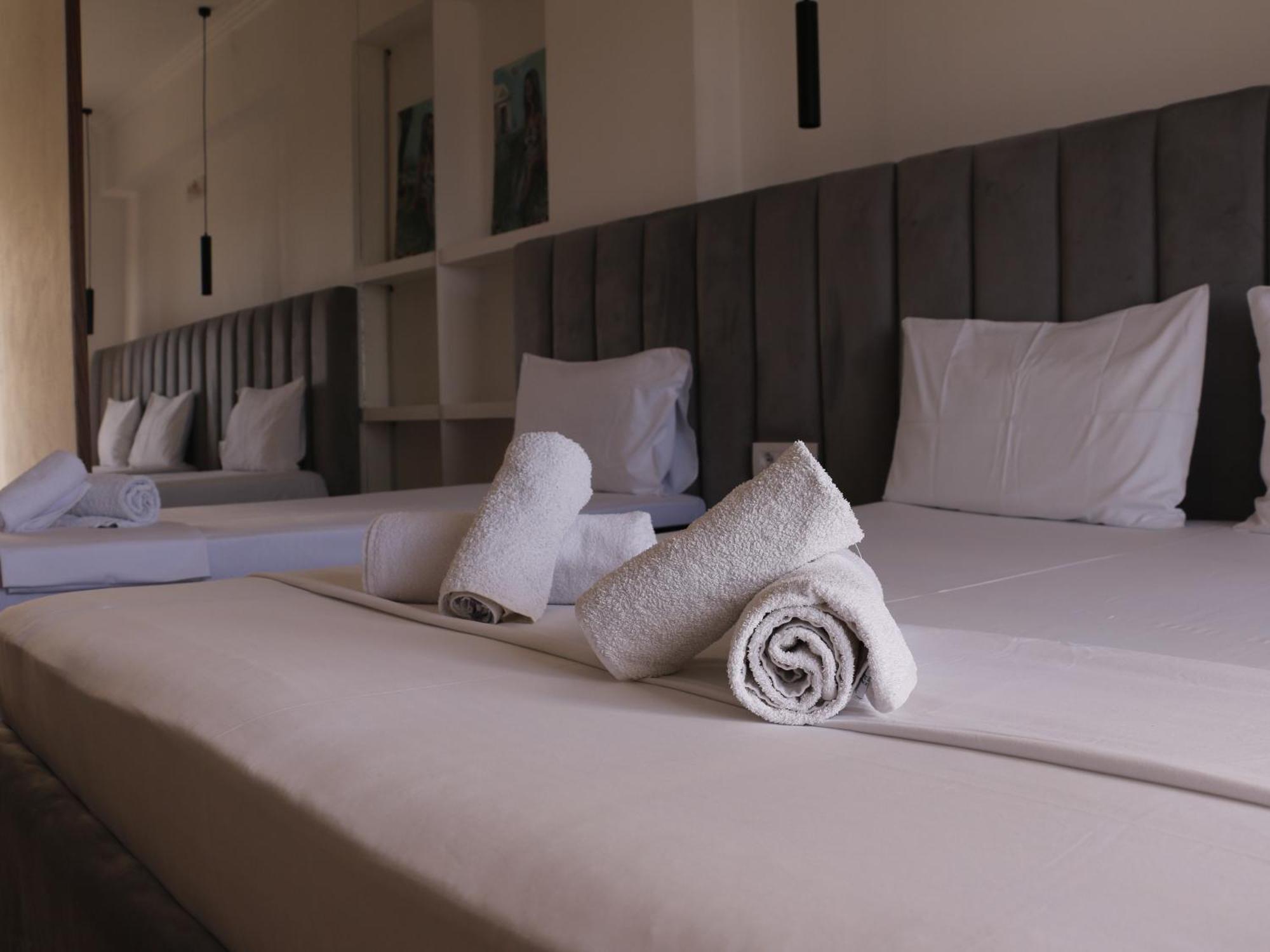 Velco Bb Himara Bed and Breakfast Buitenkant foto