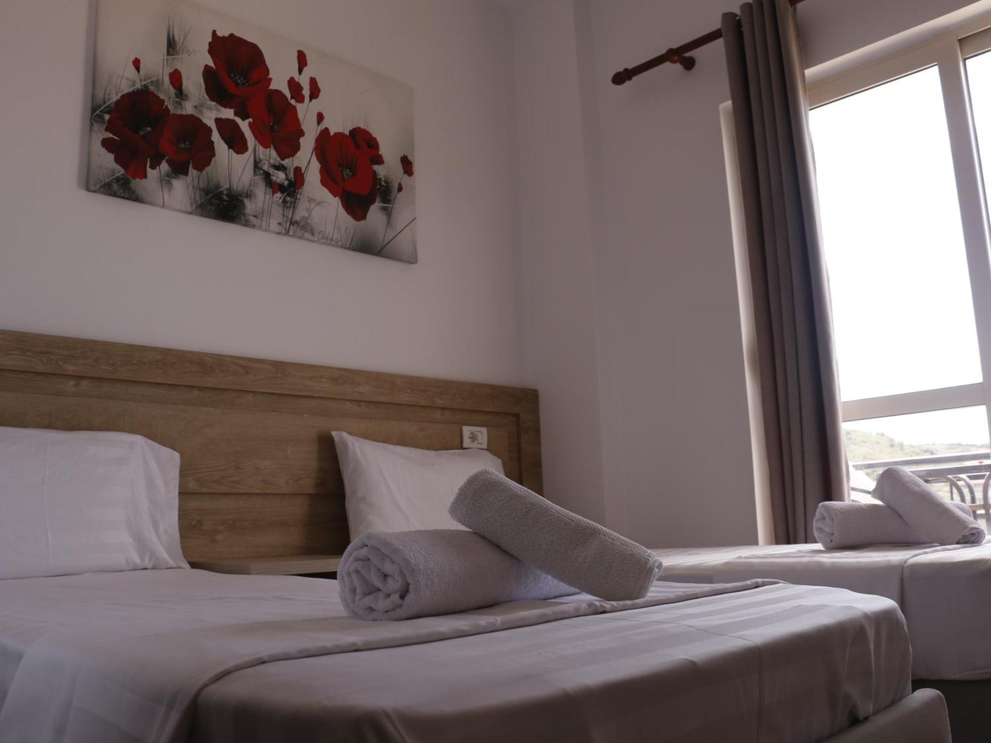 Velco Bb Himara Bed and Breakfast Buitenkant foto