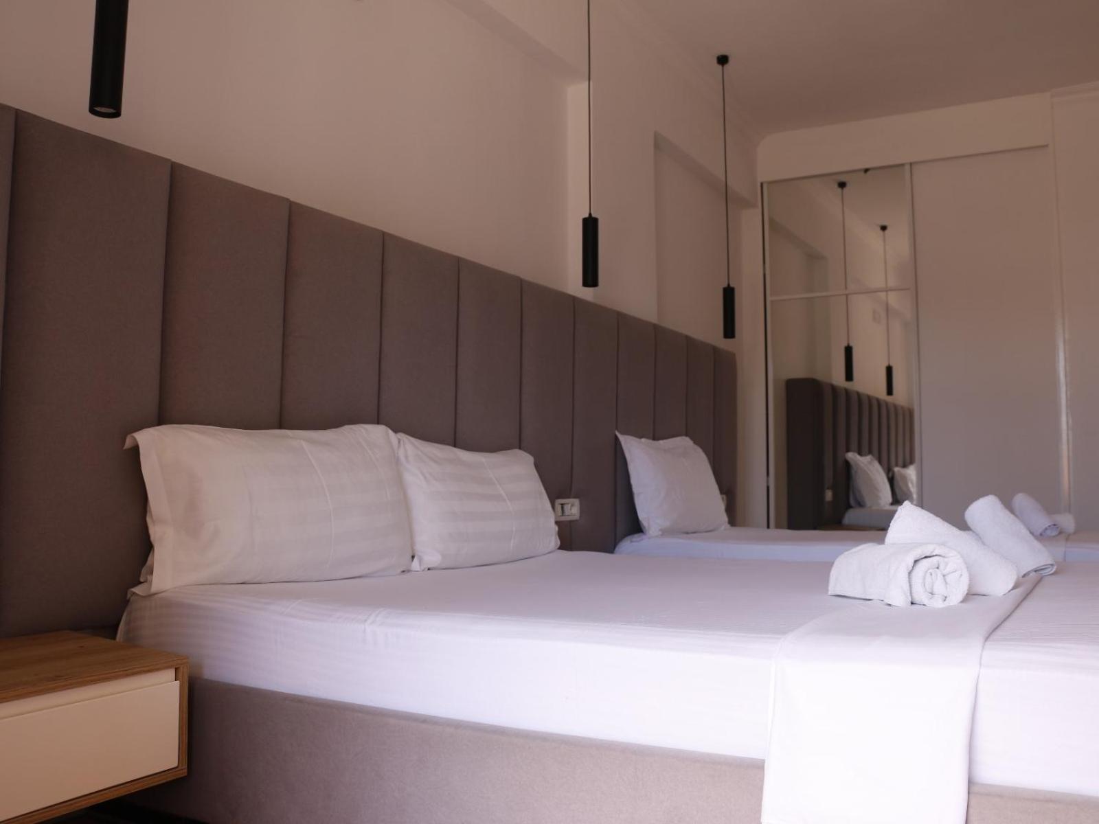Velco Bb Himara Bed and Breakfast Buitenkant foto